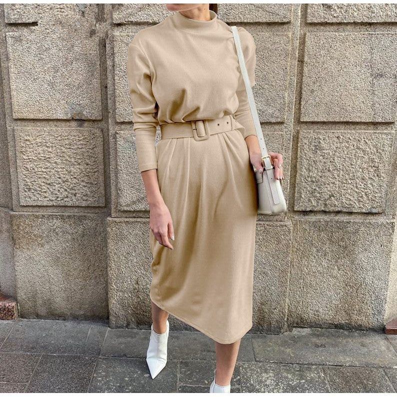 Women in long-sleeved dresses - Jointcorp