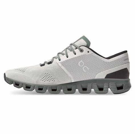 ON Cloud X 3 Sneaker for Men and Women